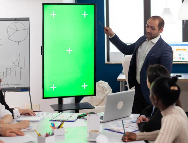 digital-signage-for-internal-communication-and-employee-spotlights