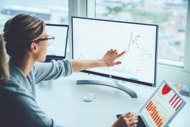The Banking Customer Experience in 2023 8 leveraging-data-and-analytics