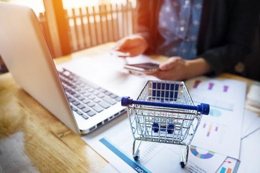 Digital-transformation-in-e-commerce-retail