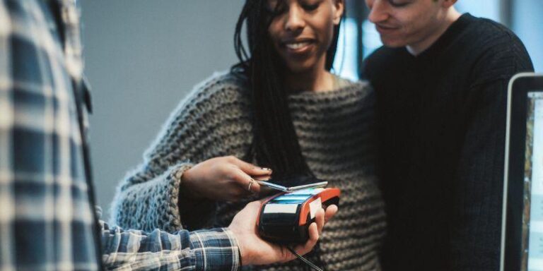 How To Encourage Customers to Use Contactless Payment?