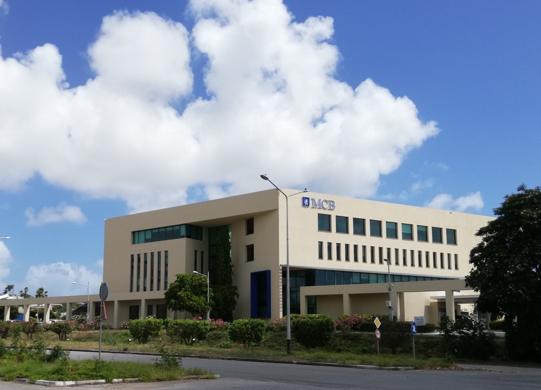 Maduro and Curiel Bank (MCB), Caribbean 2 feature image mcb