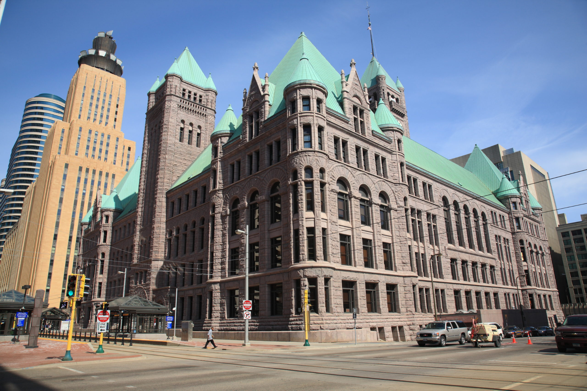 Hennepin County Lobby Queuing Wavetec