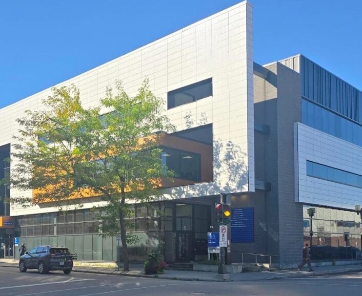 CLSC de Chicoutimi Qubec, Canada 1 How CLSC de Chicoutimi Streamlined Patient Flow management with Wavetec