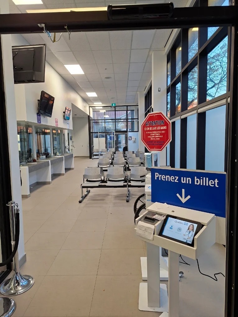 CLSC de Chicoutimi Qubec, Canada 3 How CLSC de Chicoutimi Streamlined Patient Flow with Wavetec queue management