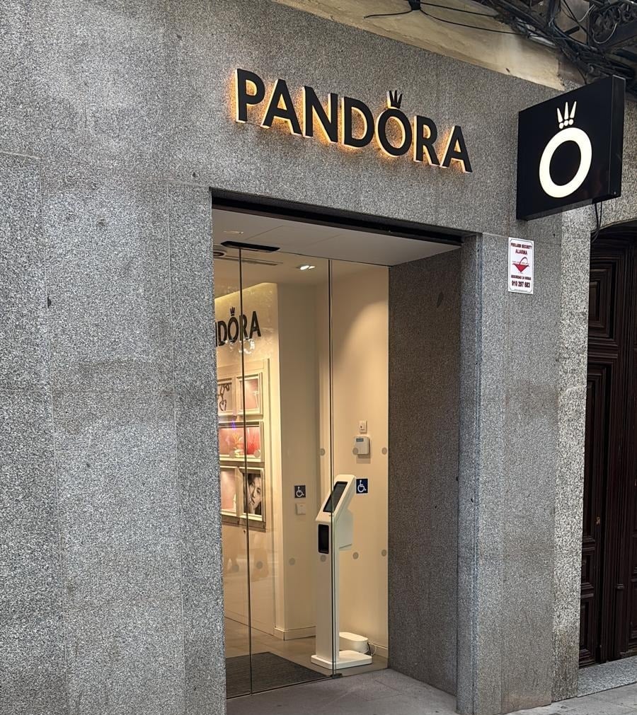 How Pandora Spain Created a Seamless Customer Journey with Wavetec 2 How Pandora Spain Created a Seamless Customer Journey with Wavetec Queue management system