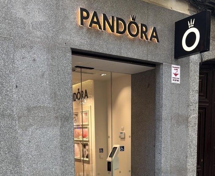 How Pandora Spain Created a Seamless Customer Journey with Wavetec 1 How Pandora Spain Created a Seamless Customer Journey with Wavetec queue management system