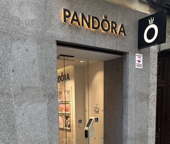 How Pandora Spain Created a Seamless Customer Journey with Wavetec 5 How Pandora Spain Created a Seamless Customer Journey with Wavetec queue management system